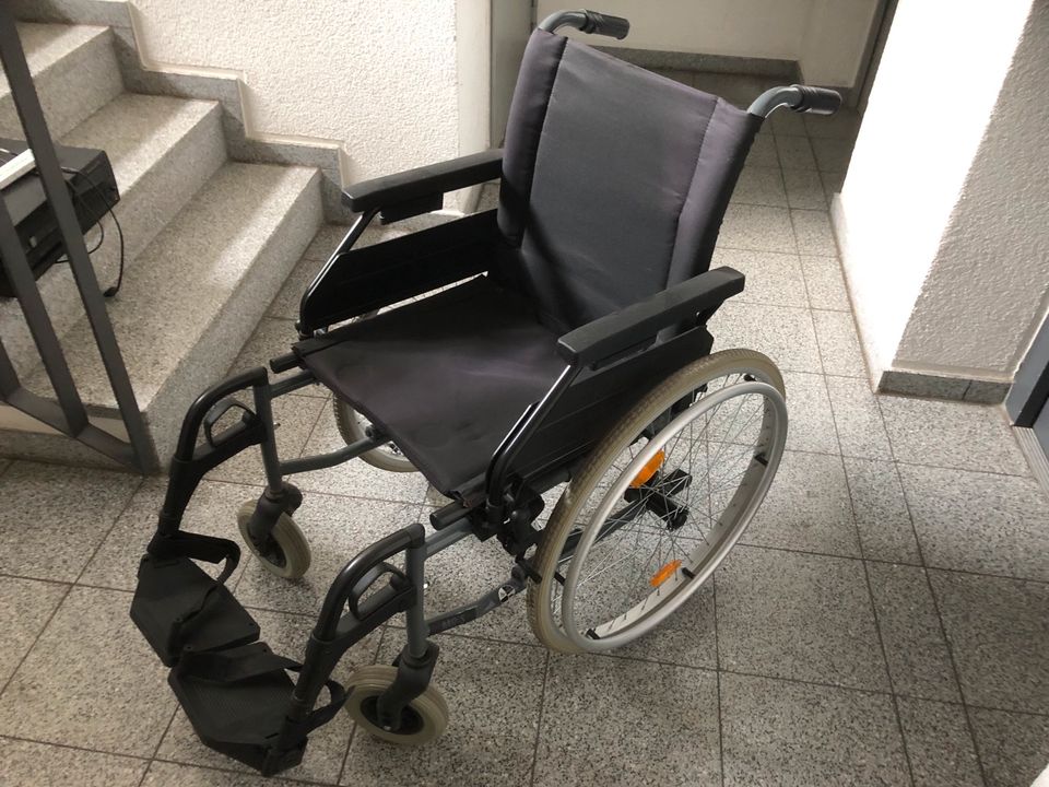 Rollstuhl Tomtar MR—LG SB 42 in Köln