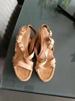 Sandalen unisa beige gold gr 40 39,5 oder 39 Nordrhein-Westfalen - Sankt Augustin Vorschau