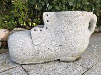 Gartenfigur Stiefel, sehr schön, dekorativ und schwer Bayern - Großkarolinenfeld Vorschau