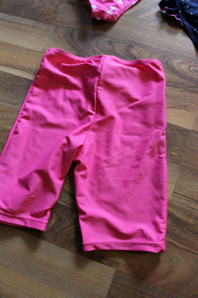 Badeanzug, Bikini Badehose 110/116 Peppa Pig in Nauen