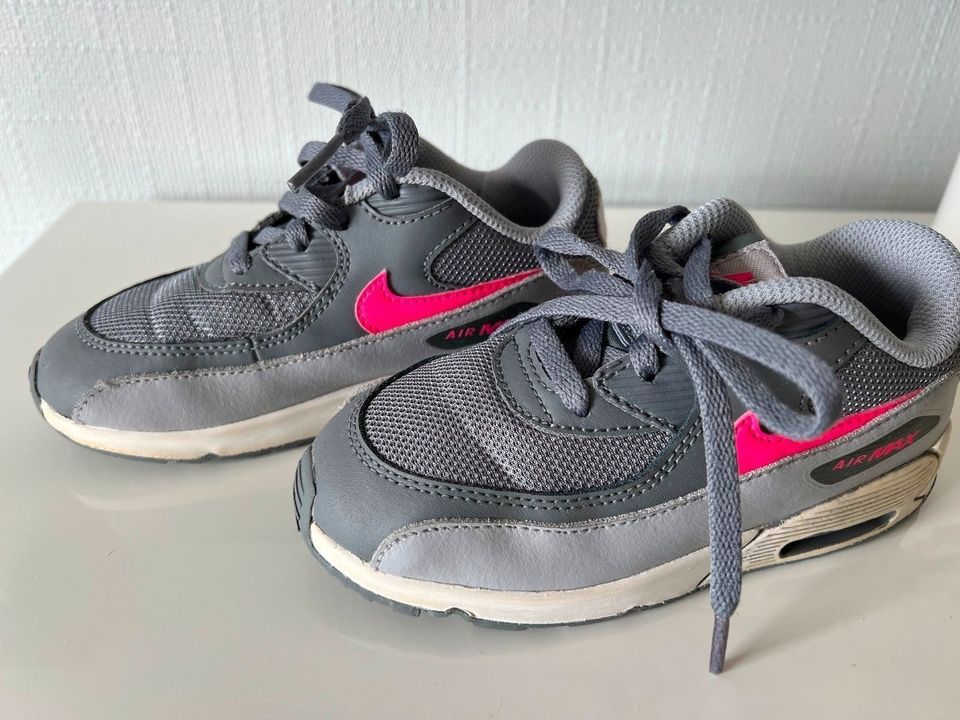 Nike Air Max Schuhe Sneaker Gr. 27 grau in Kassel