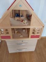 Holzpuppenhaus mit Einrichtung/ Möbel, Puppen Nordrhein-Westfalen - Werl Vorschau