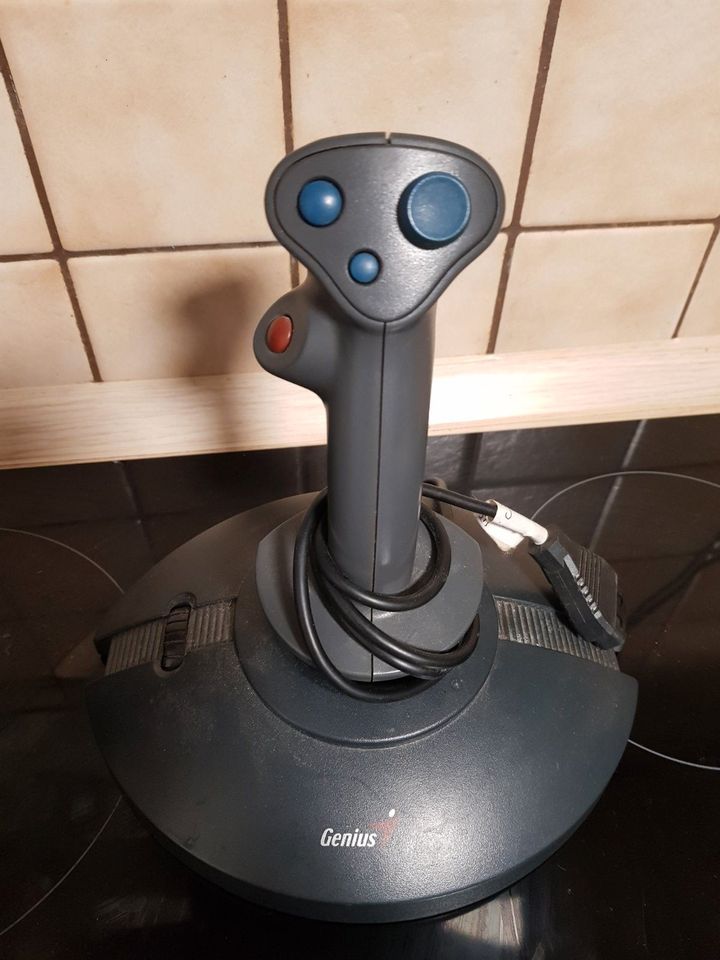 Joystick Genius FLIGHT 2000 - F22 in Baden-Württemberg - Albstadt |  Weiteres PC Zubehör gebraucht kaufen | eBay Kleinanzeigen ist jetzt  Kleinanzeigen