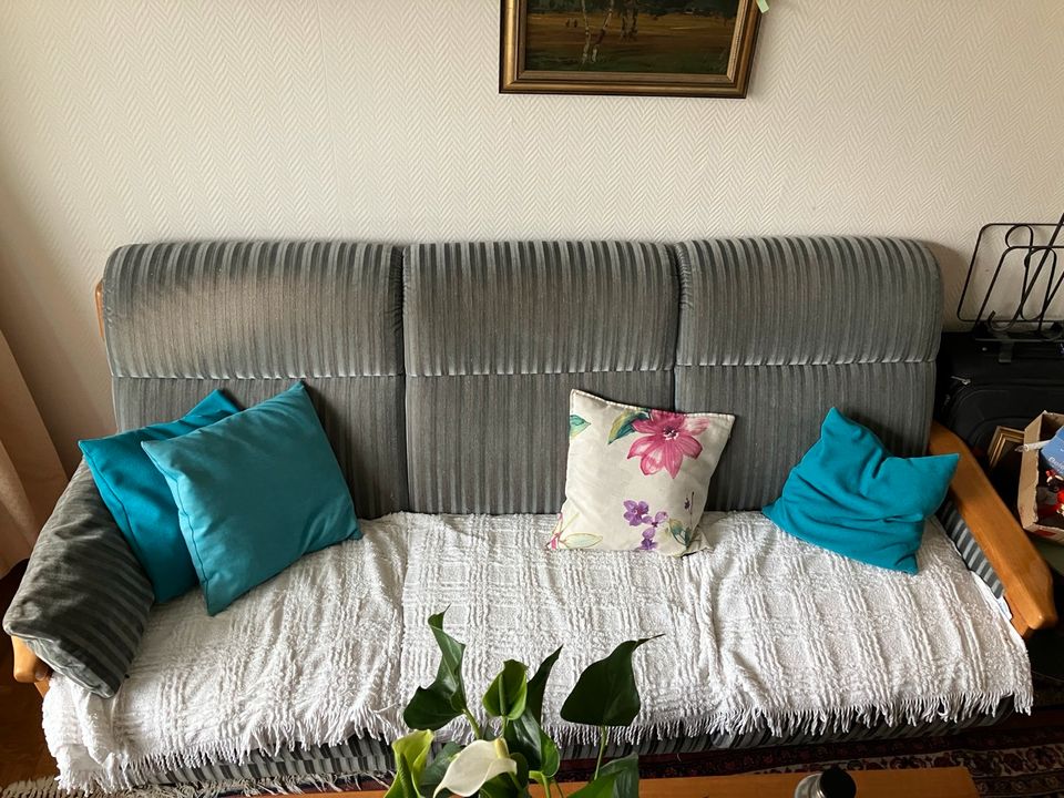 Sessel, Sofa und Tisch in München