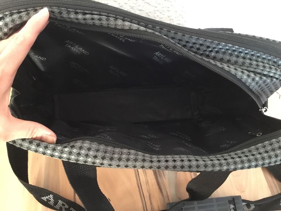 Tasche Laptoptasche Notebooktasche Umhängetasche in Berlin