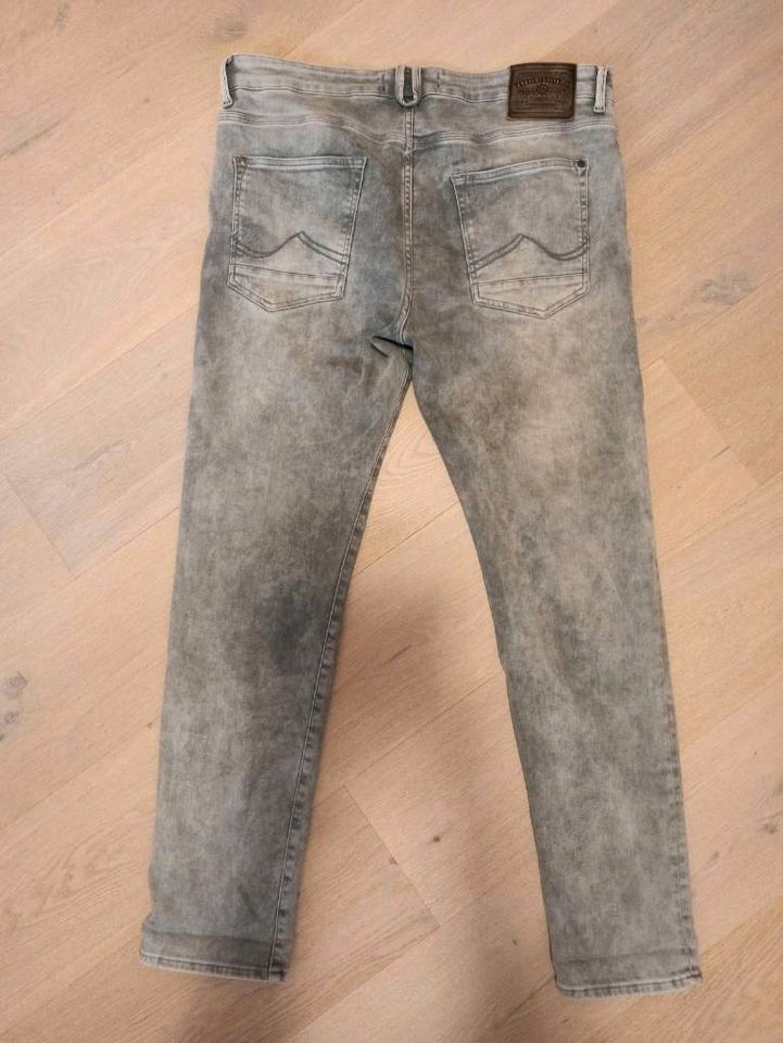 Jeans / Strechjeans W36 L32 in Flonheim