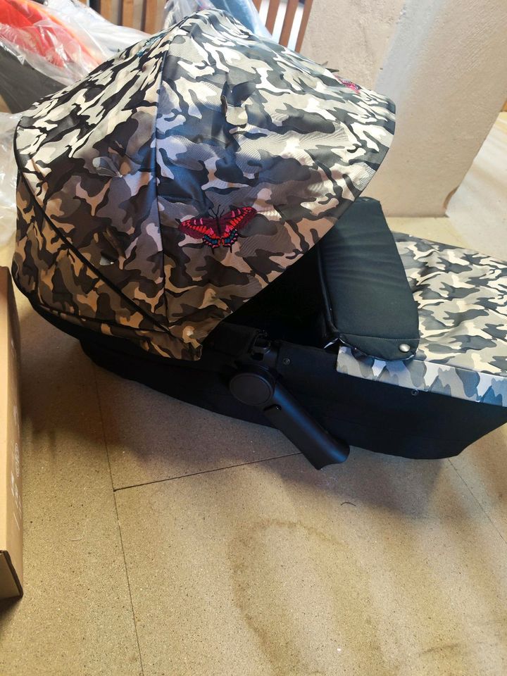 Cybex priam carry cot Babywanne Camouflage OHNE GESTELL in Bayreuth