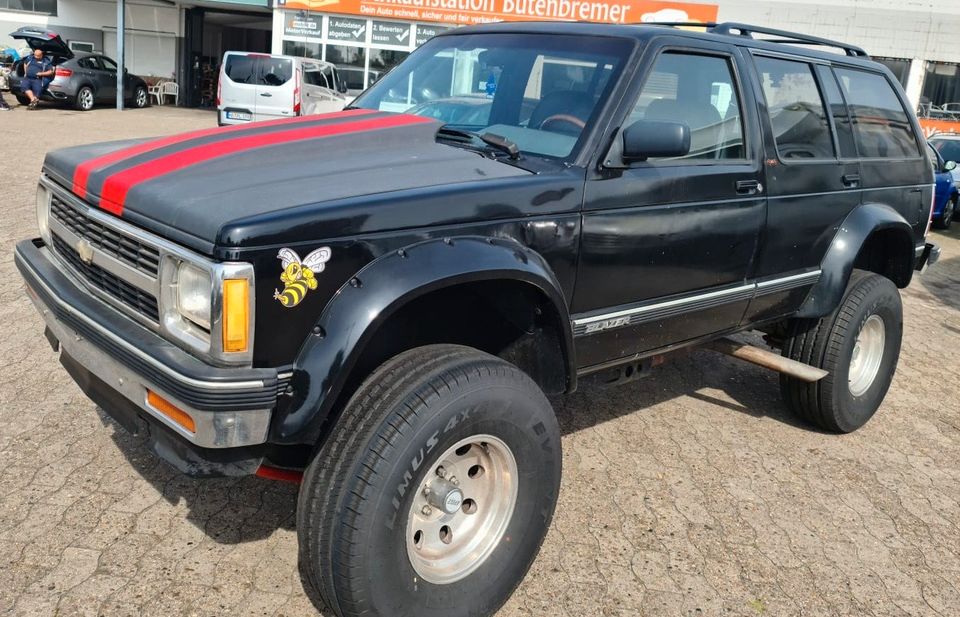 Chevrolet Blazer GMC S10  5,7 L V8 Satte V8 sound Truck USA in Bremen