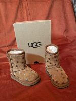 UGG T-Classic II SHORT STARS Baden-Württemberg - Crailsheim Vorschau