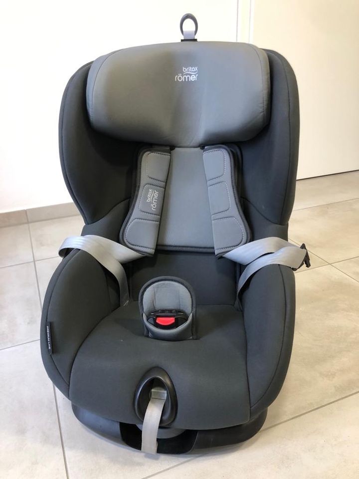 Kindersitz Auto Britax Römer Trifix 2 i-size in Germaringen