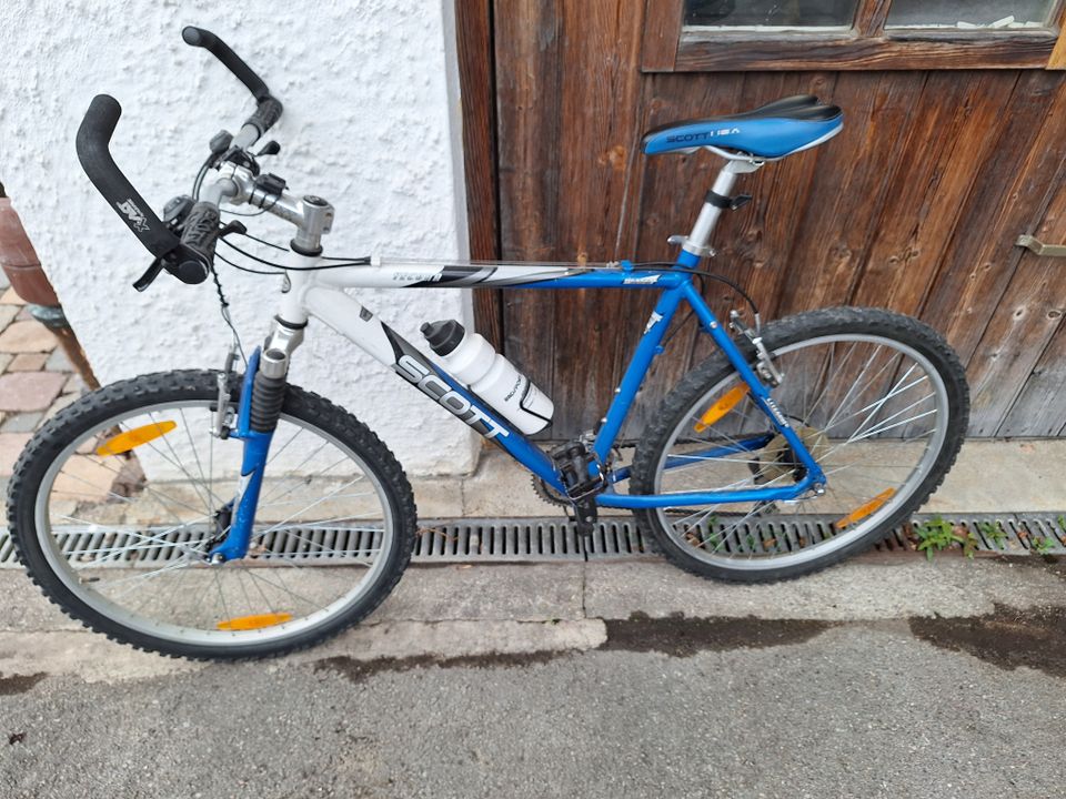 Fahrräder, verschiedene in Irschenberg