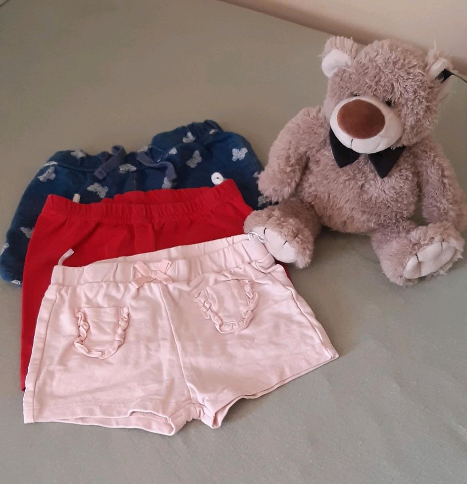 Kleines Sommer/Kleiderpaket Mädchen 80 //T-Shirts/kurze Hose/Body in Lauterbach (Hessen)