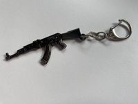 AK47 Anhänger Kalashnikov Schlüsselanhänger Gewehr Gangster Mafia Nordrhein-Westfalen - Alfter Vorschau