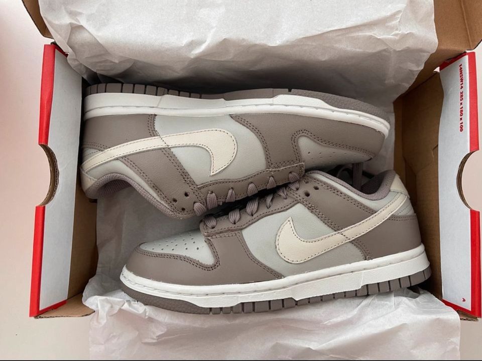 Nike Dunk Low Bone Beige EU 36 US W 5,5 in München