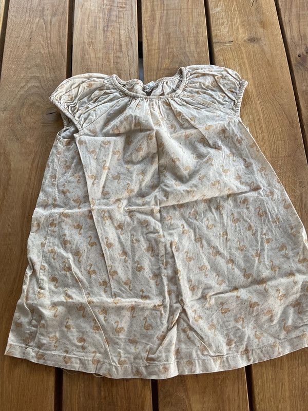 Beige Kleid mit goldenen Flamingos von H&M, Gr. 80 in Panketal