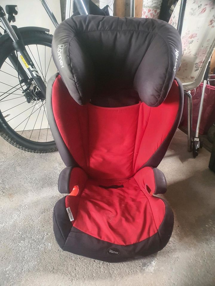 Kindersitz-Autositze 9-36 kg in Möhnesee