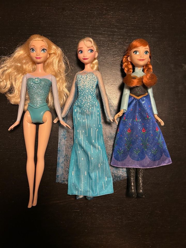 Elsa Barbie Puppen Set in München