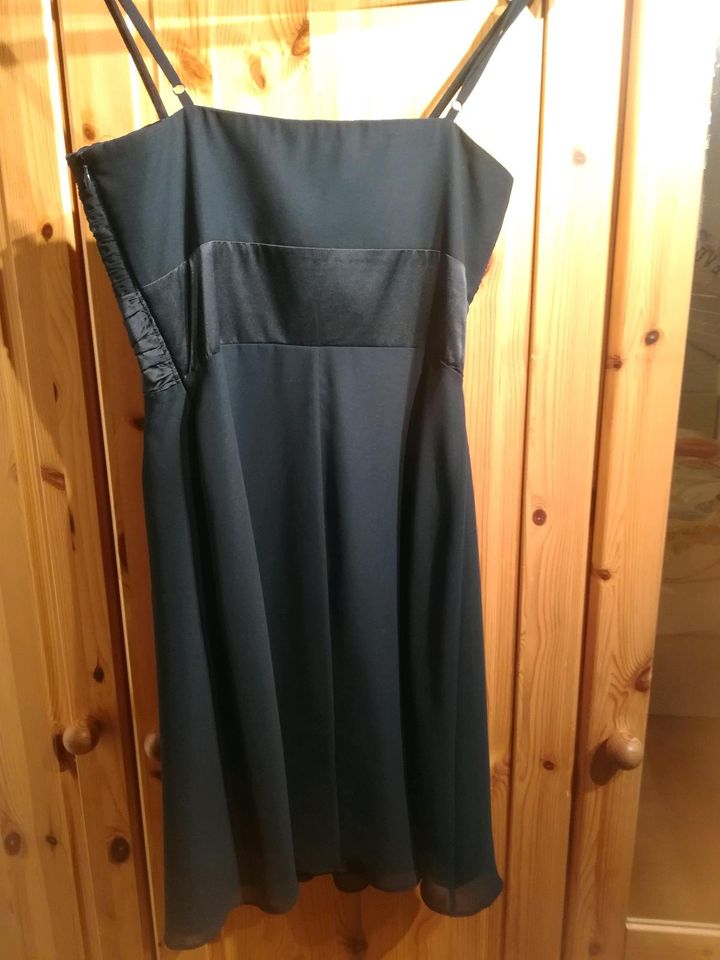 Cocktailkleid/ Abendkleid in dunkelblau von Peek und Cloppenburg in Leutenbach