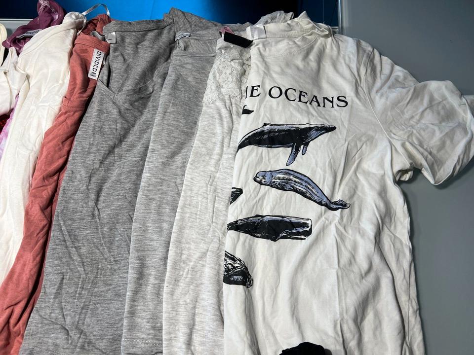Sommer Bekleidungspaket, 22 -tlg, Gr. S, top Marken, Shirts, Tops in Witzhave