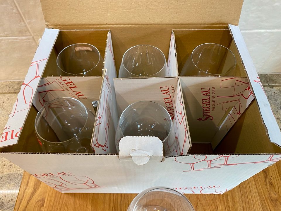 6 original verpackte Weingläser von Spigelau  NEU in Pattensen