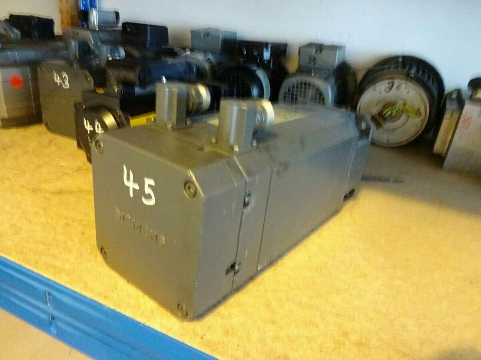 Siemens 1FT6064-1AF71-3AG1 Brushless Servomotor Siemens IP65 in Aalen