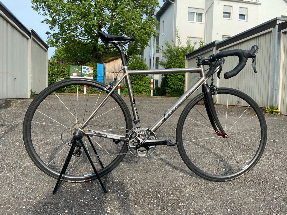 Rennrad Titan Airborne Lancer Gr M in Marbach am Neckar