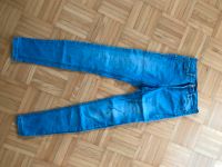 TOLLE BERSHKA JEANS HIGH WAIST Gr. 34, top Schnitt Baden-Württemberg - Trossingen Vorschau