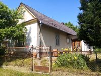 Ungarn: renovierungsbed. Haus in Traumlage, breites Grundstück Bayern - Anzing Vorschau
