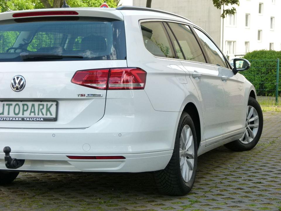 Volkswagen Passat Variant TSI 1.Hand LED TÜV 2027 +GARANTIE in Taucha