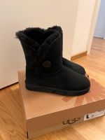 UGG Boots Bailey Button Stiefel Schwarz Gr. 38 Bayern - Pentling Vorschau