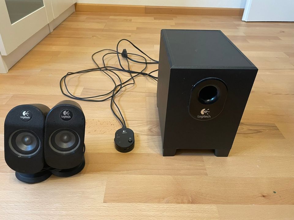 Logitech Lautsprecher in Rees