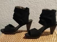 elegante Sandaletten Schaftsandalette Gr. 39/40 Niedersachsen - Seevetal Vorschau