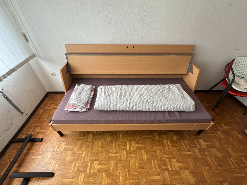 Schlafcouch/Wohnraumliege mit kl.Bettkasten ideal f. Camperausbau in Weißenfels