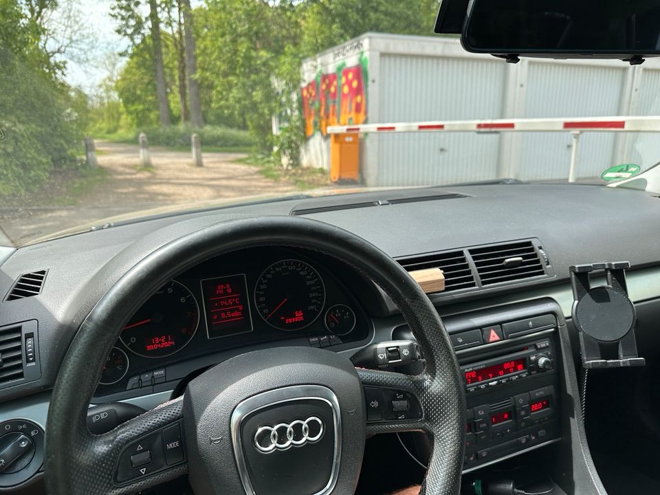 Audi A4 2.0 TFSI Lim. - S-Line in Augsburg