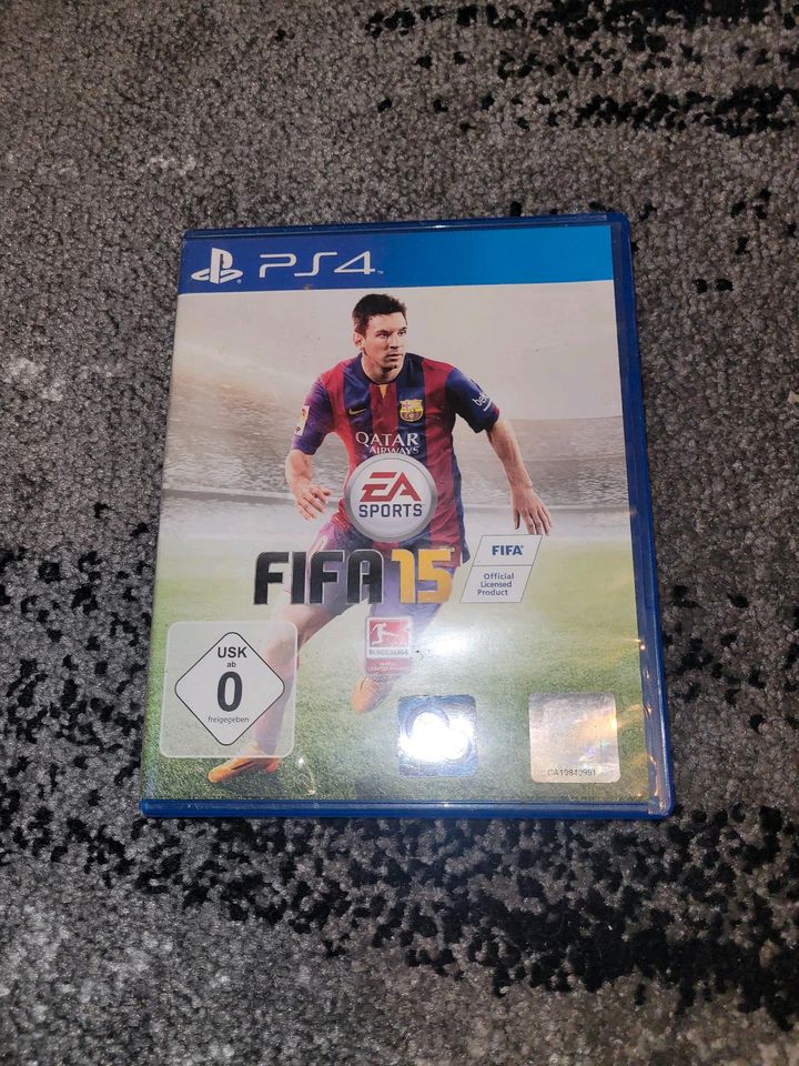 Playstation 4/ PS 4 Spiel FIFA 15 in Holzminden