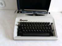 Schreibmaschine "Contessa de Luxe"im Schwarzem Kunststoff Koffer Nordrhein-Westfalen - Mönchengladbach Vorschau