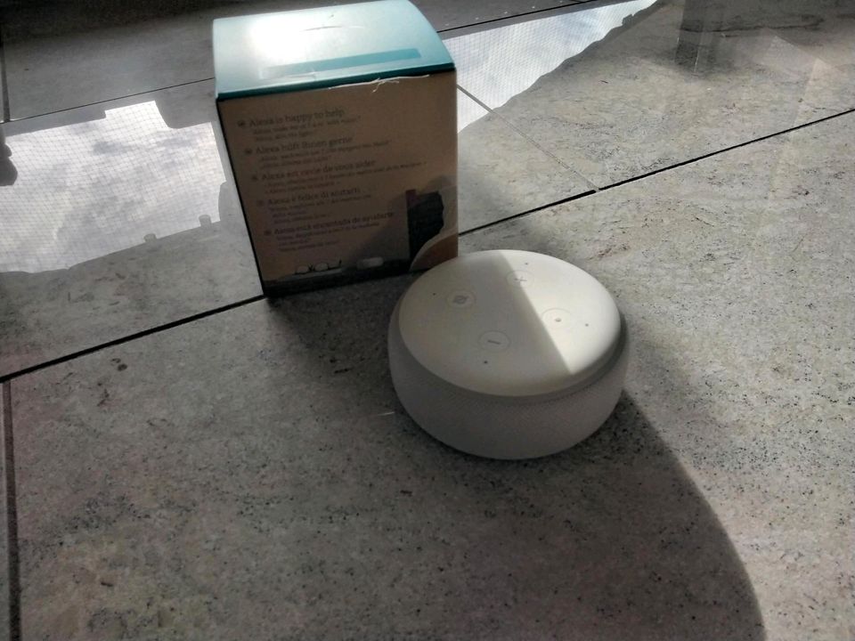 Alexa Amazon Echo Dot 3.Generation weiss in St. Wendel