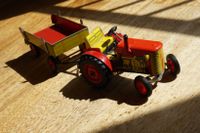 Blechspielzeug Traktor mit Hänger und Gangschaltung Nordrhein-Westfalen - Neuss Vorschau