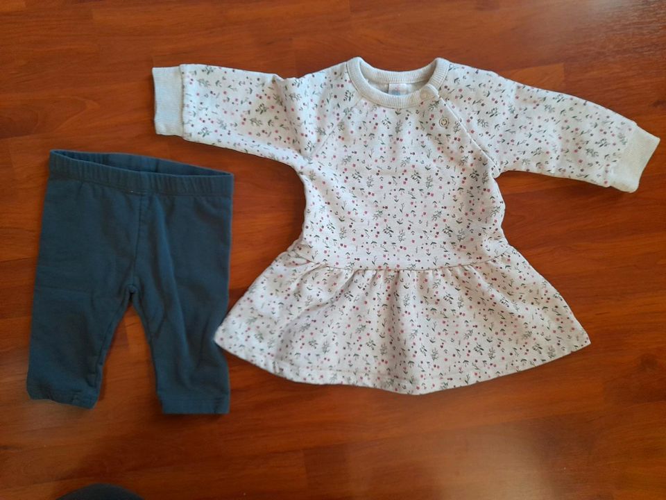 Set aus Pullover und Hose in Moorenweis