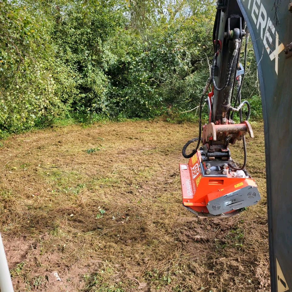 Mulcharbeiten u Böschungspflege in jedem Gelände in Härtlingen