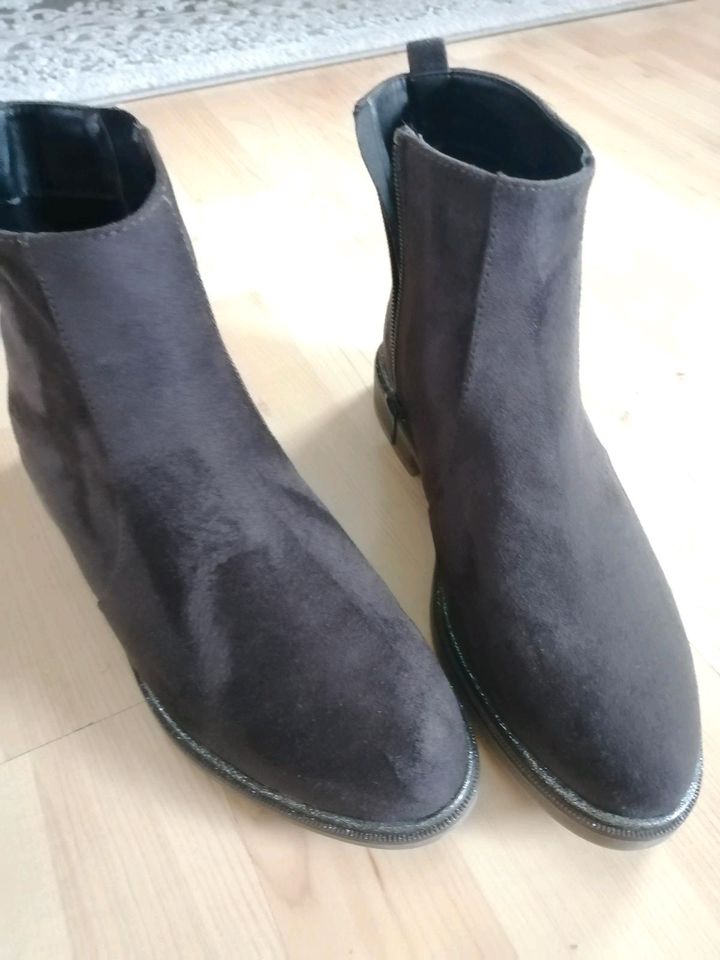 Schuhe/ Chelsea Boots/ Wildlederimitiat Gr. 38 in Wolgast