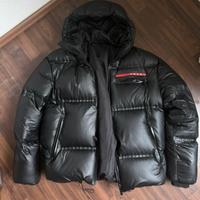 Daunenjacke Prada Logo, neuwertig, zuverlässiger Stoff Berlin - Neukölln Vorschau