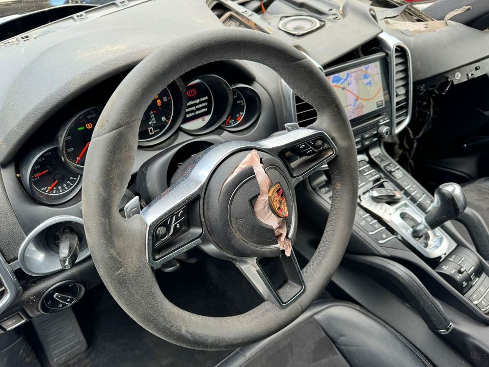 Porsche Cayenne Diesel Platinum Edition*LED*LUFT*WEBASTO in Möhnesee