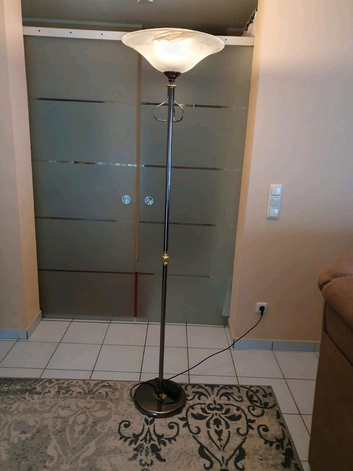 Stehlampe /Lampe 1,86 cm dimmbar zu verkaufen in Glauburg