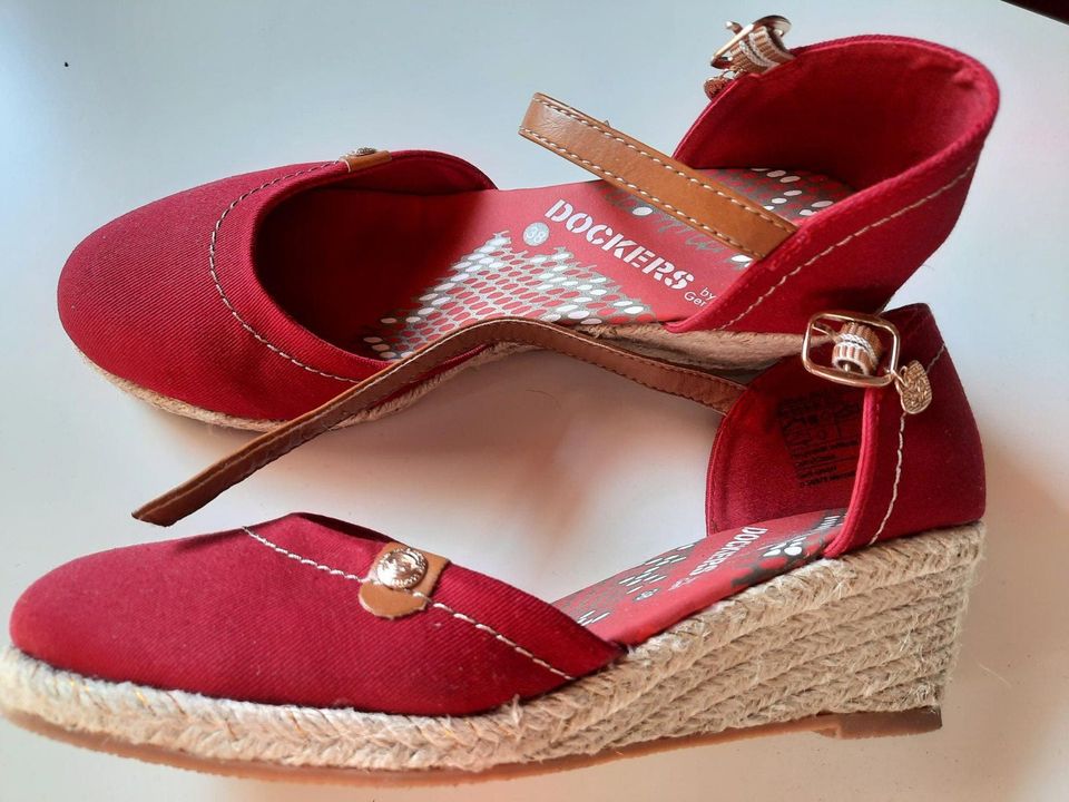 rote Sandalen mit Keilabsatz, Gr. 38 in Osnabrück