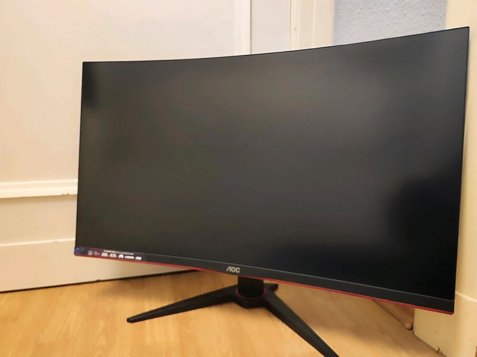 Defekter AOC G Line 2nd 32 Curved Gaming Monitor in Berlin