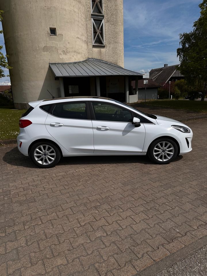 Ford Fiesta Titanium 1,5TDCI /mit Garantie /1.Hand/Top Zustand in Hendungen