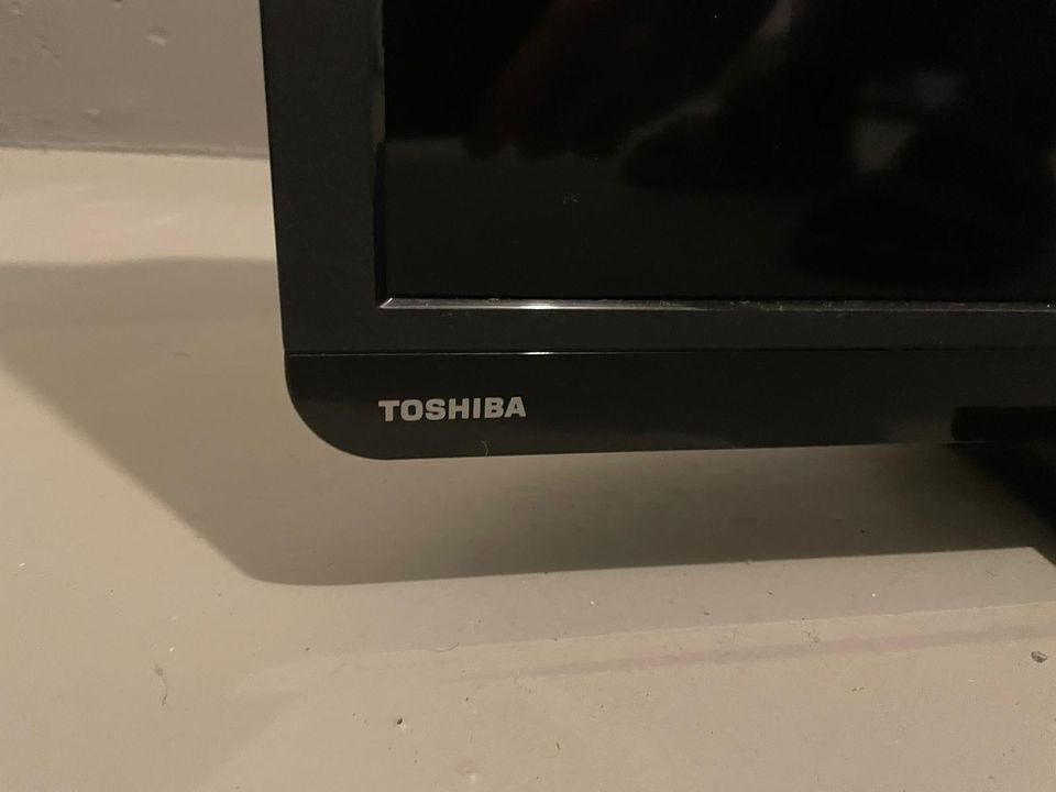Toshiba 40 Zoll TV Fernseher in Dietzenbach