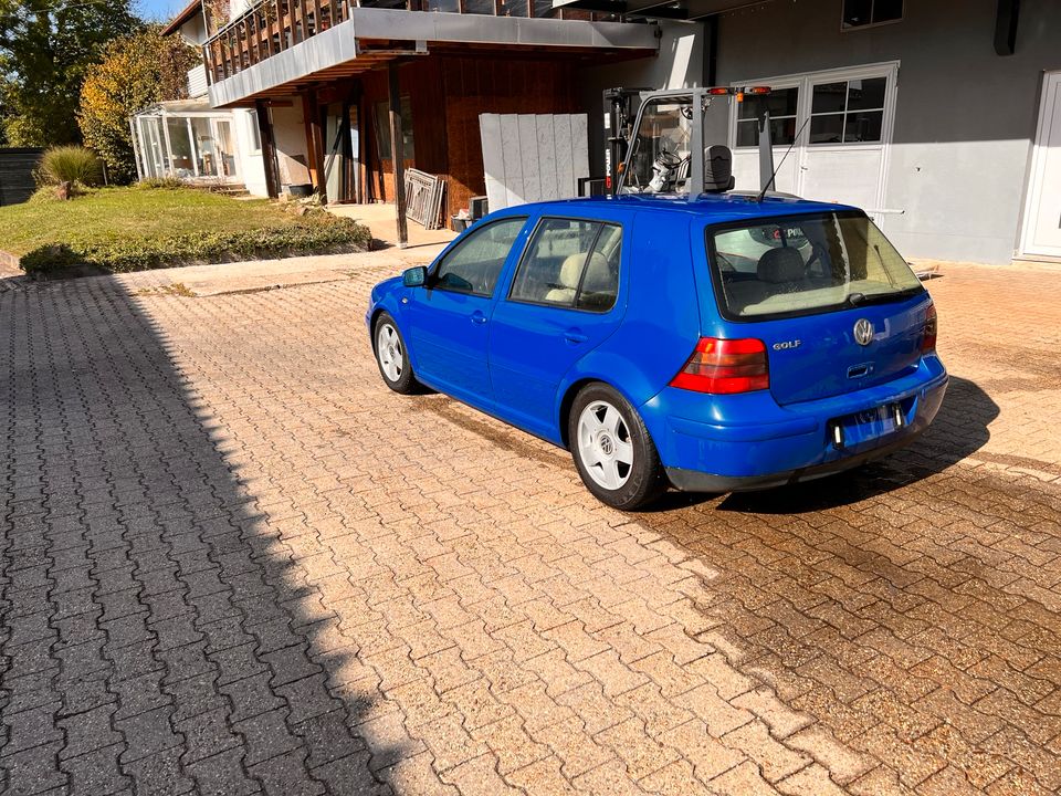 VW Golf 4 1.6 in Parkstetten