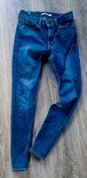 Jeans Levis in Größe 27 zu verkaufen Nordrhein-Westfalen - Olpe Vorschau